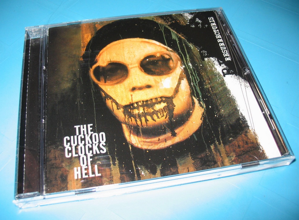 Resurrecturis, The Cuckoo clocks of hell, in copertina Chiamami, 2004